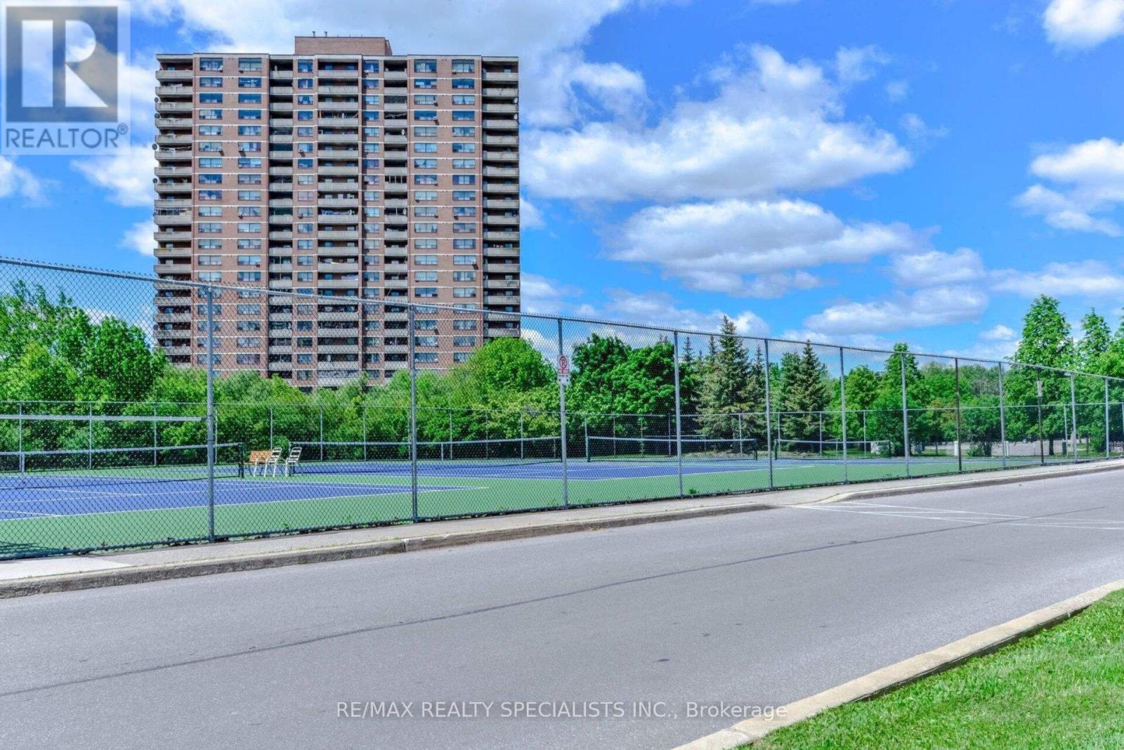 #611 1 ROWNTREE ROAD - 44