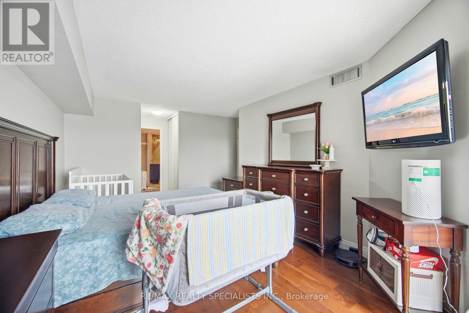 #611 1 ROWNTREE ROAD - 8
