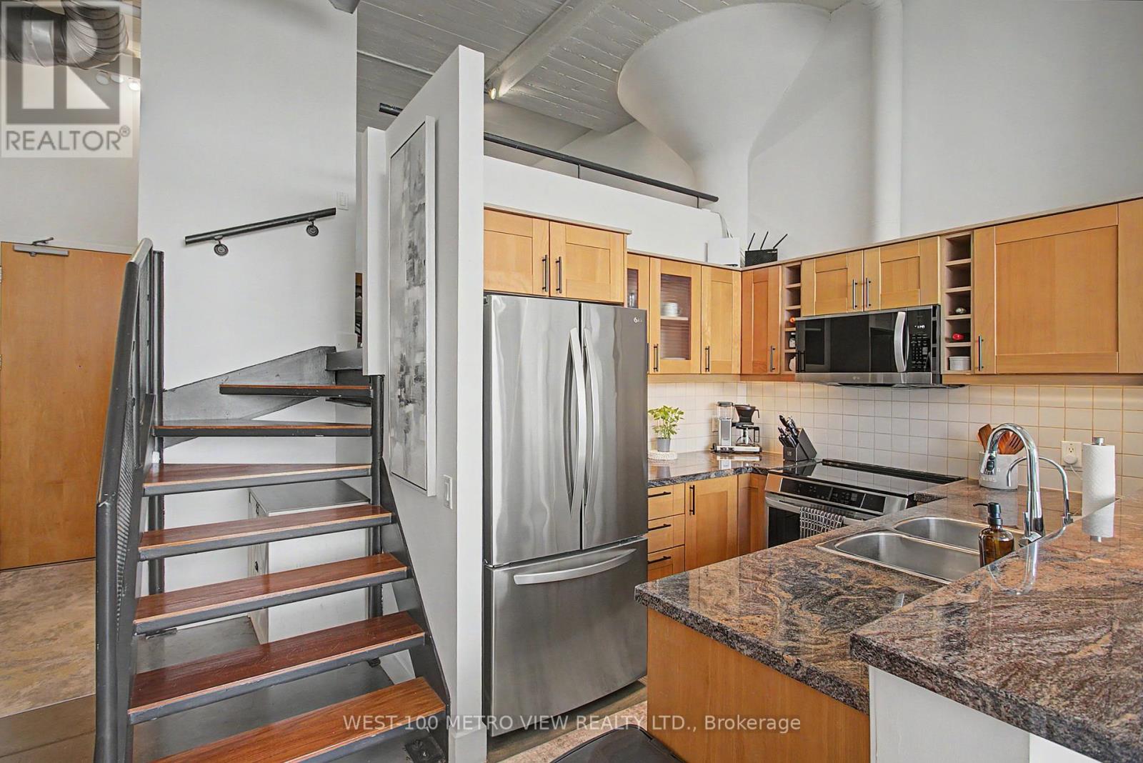 #415 1001 ROSELAWN AVENUE - 4