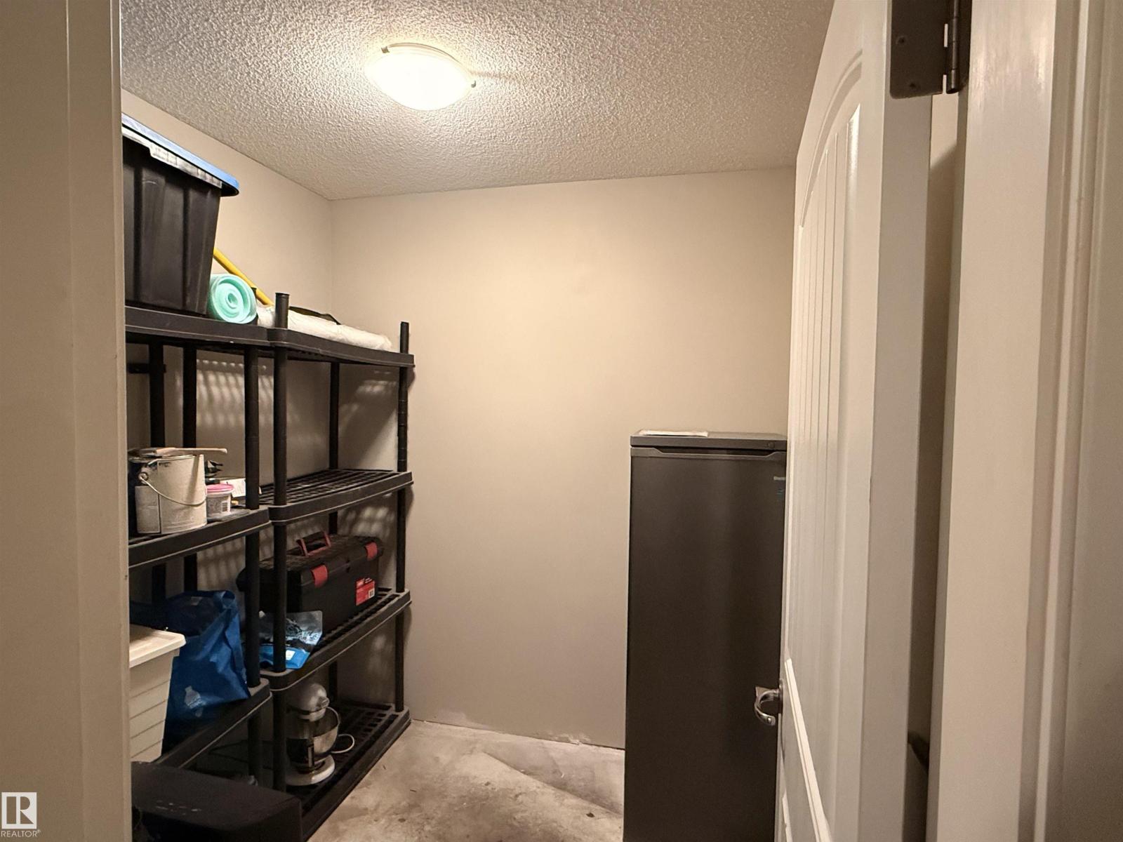 #37 13825 155 AV NW - 39