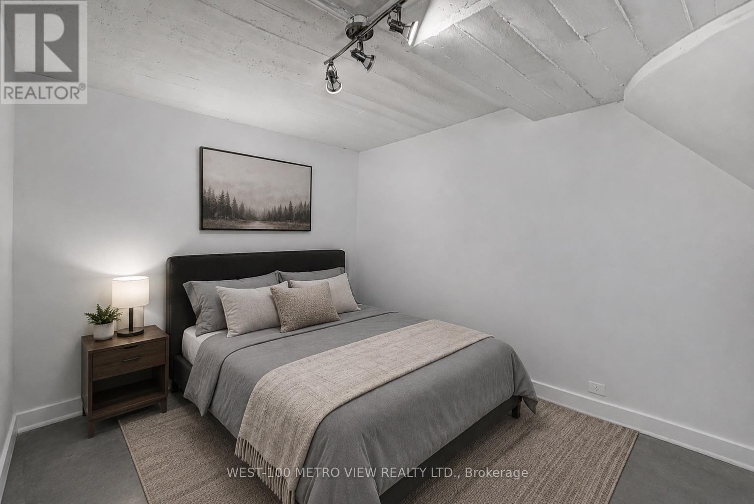 #415 1001 ROSELAWN AVENUE - 17