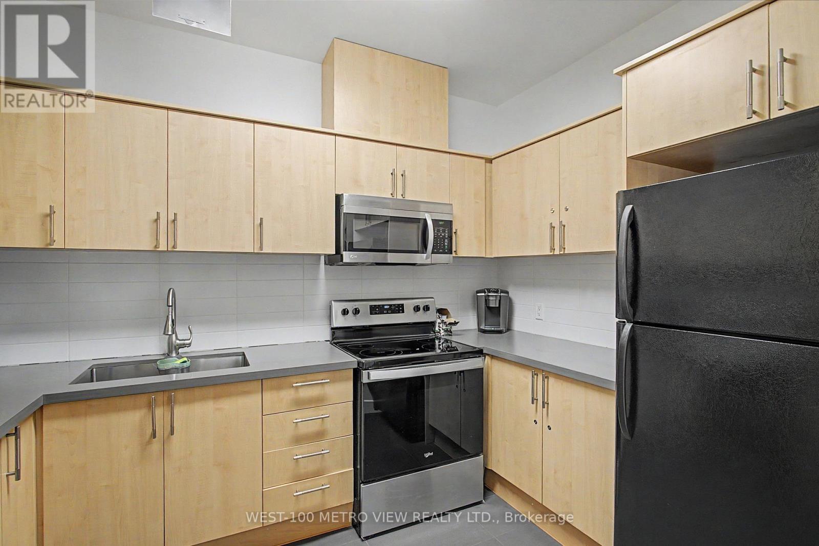 #415 1001 ROSELAWN AVENUE - 22
