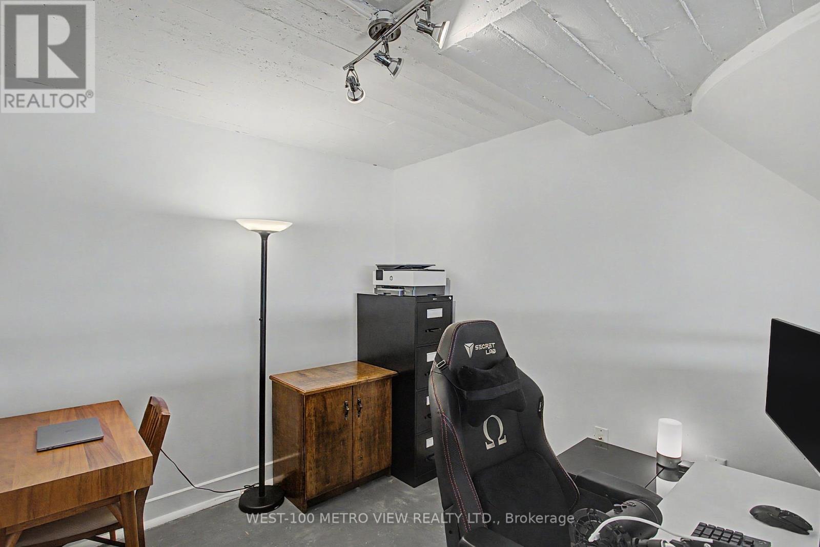 #415 1001 ROSELAWN AVENUE - 18