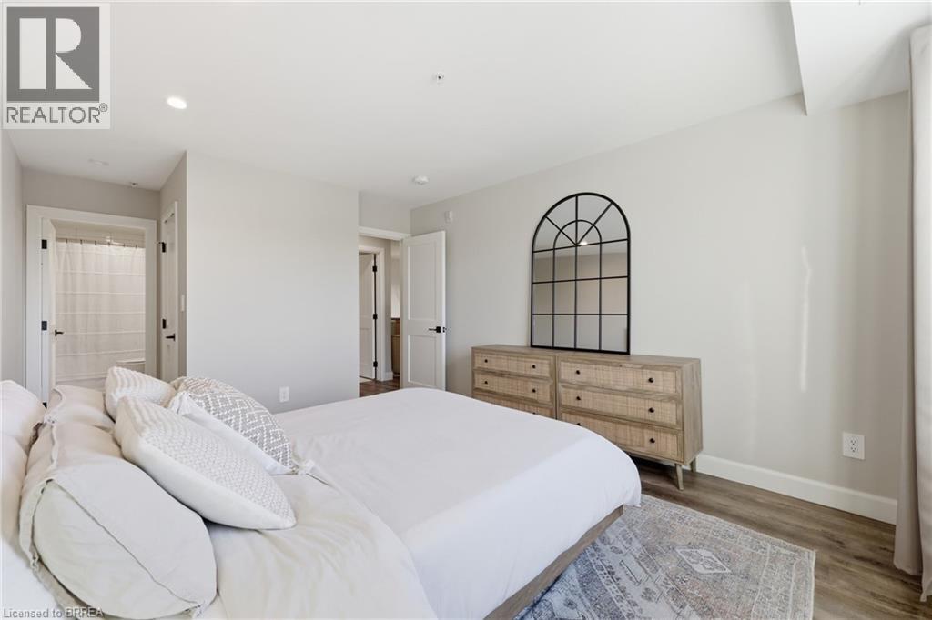 #313 34 NORMAN Street - 20
