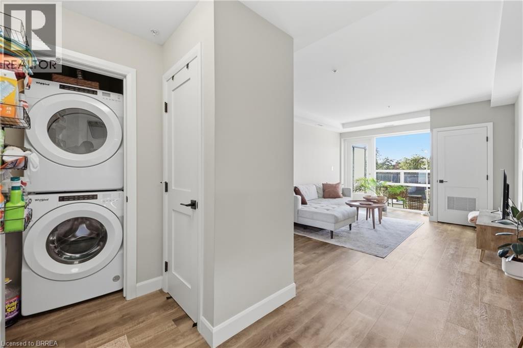 #313 34 NORMAN Street - 25