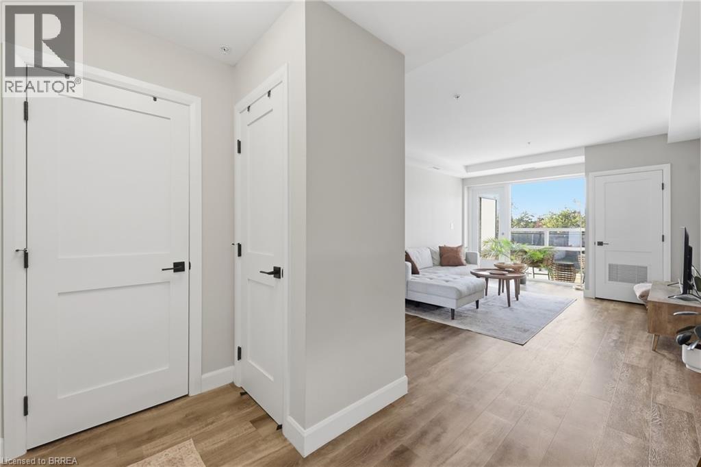 #313 34 NORMAN Street - 9