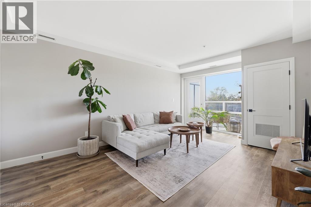 #313 34 NORMAN Street - 13