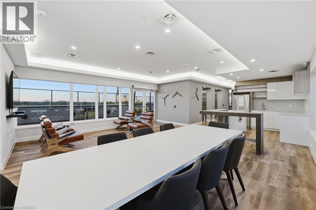 #313 34 NORMAN Street - 40
