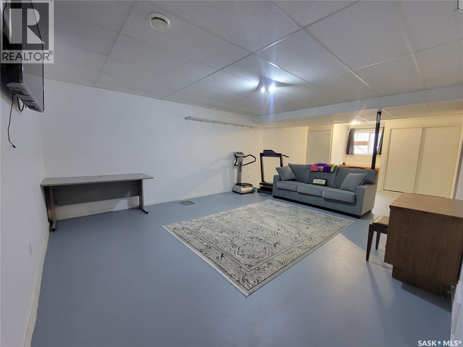 214 1st AVENUE W - 25