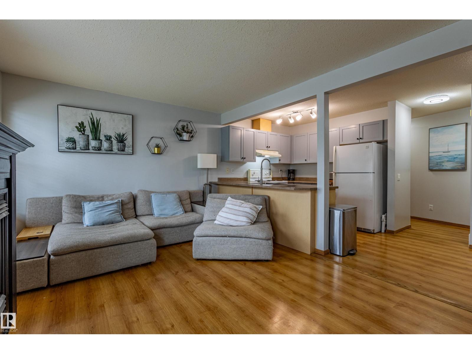 #93 16823 84 ST NW, Edmonton