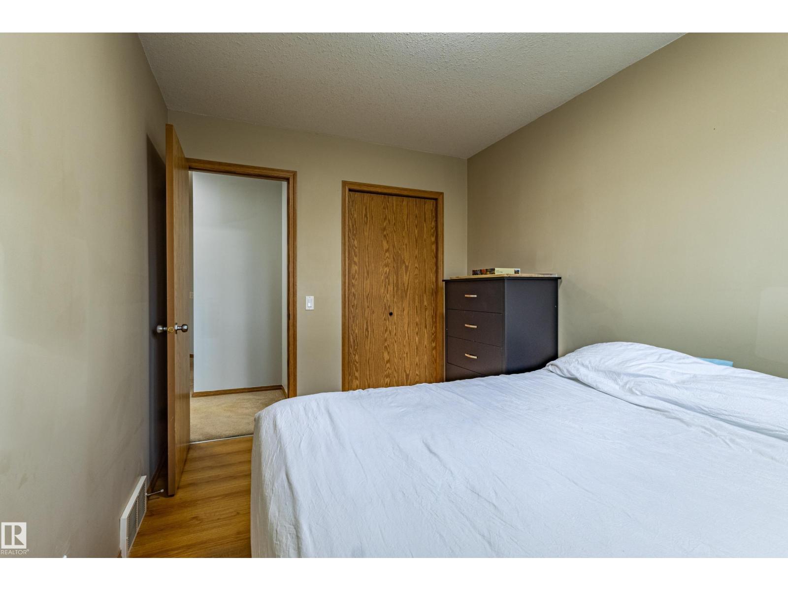 #93 16823 84 ST NW - 22