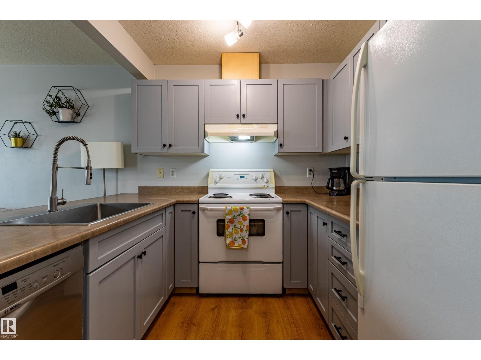 #93 16823 84 ST NW - 3