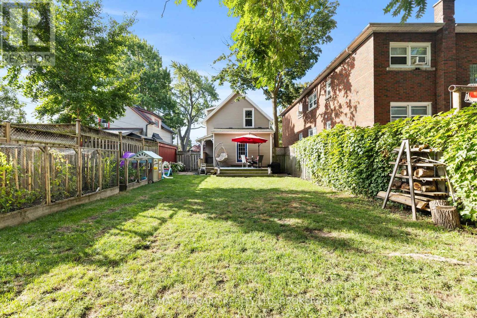 85 MAPLE STREET - 25