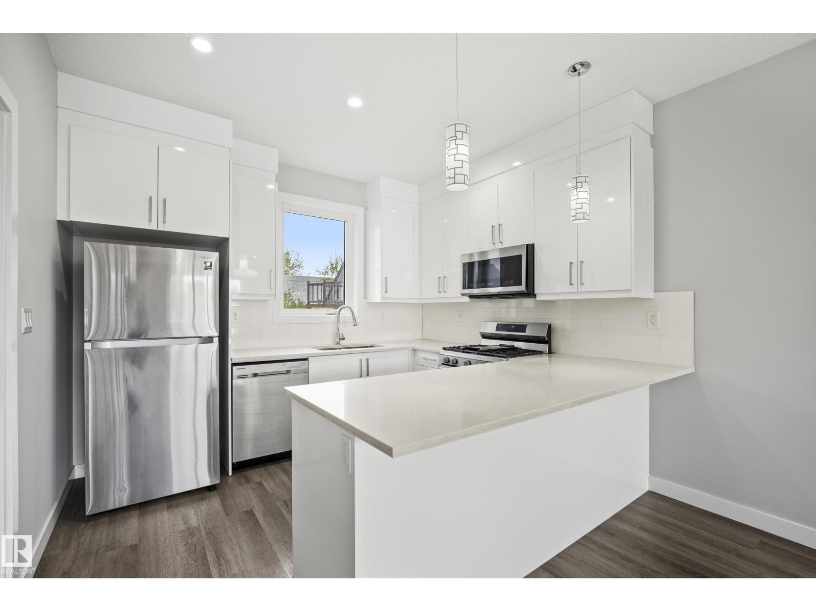 12104 120 AV NW, Edmonton