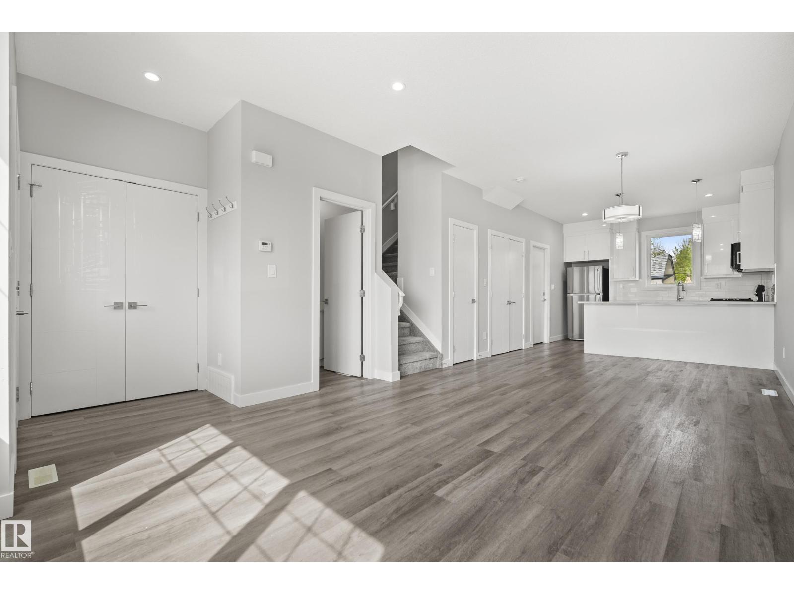 12104 120 AV NW, Edmonton