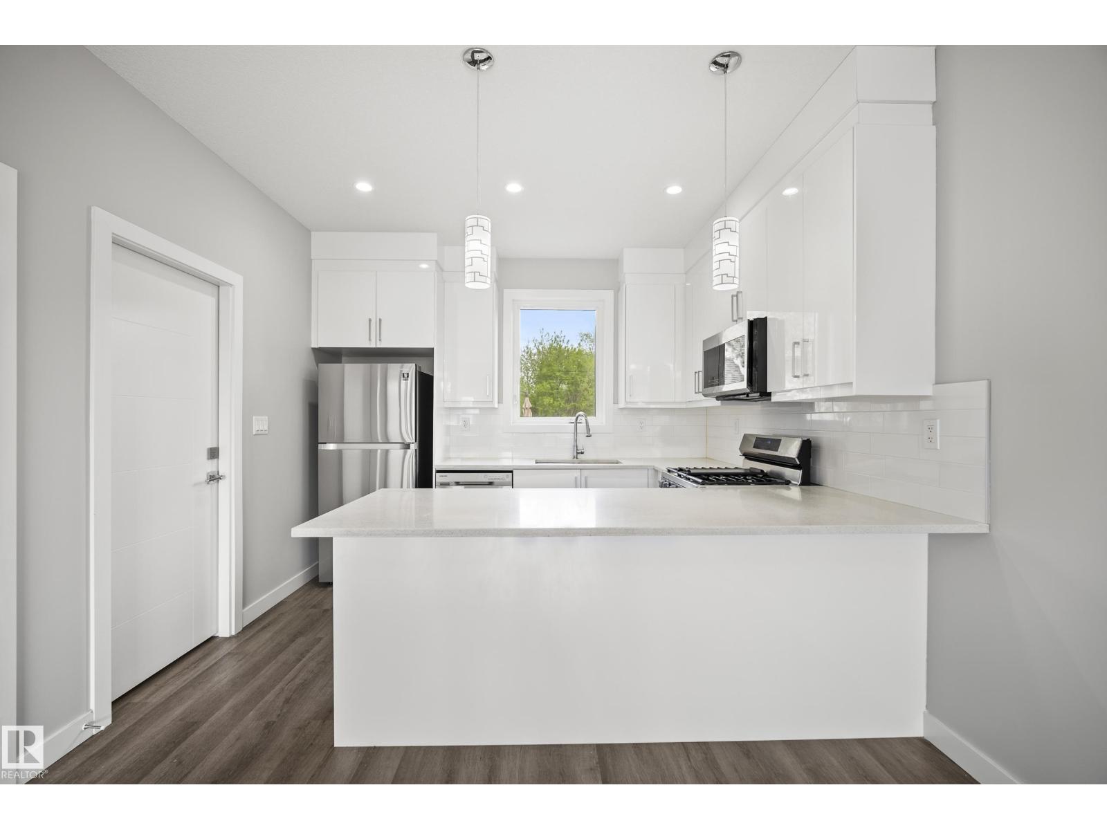 12104 120 AV NW, Edmonton