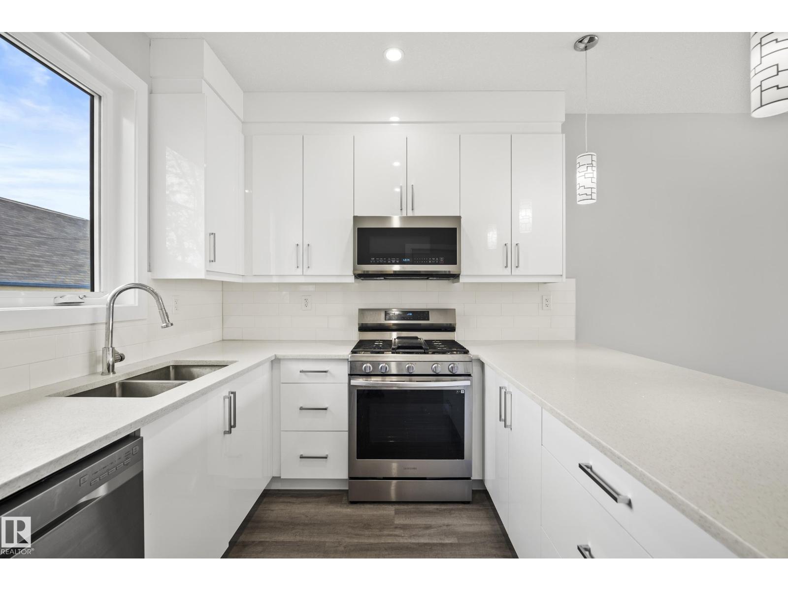 12104 120 AV NW, Edmonton