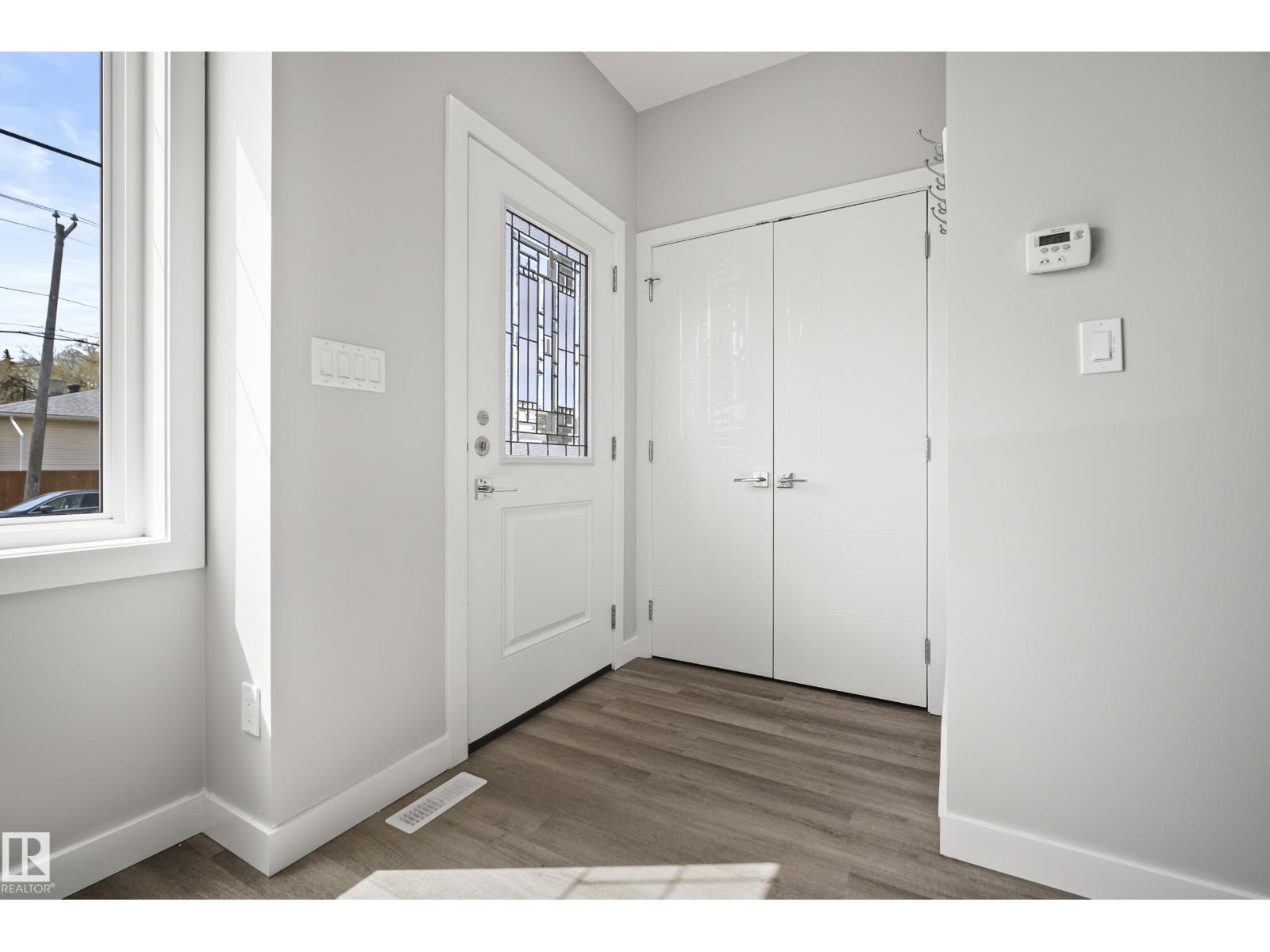 12104 120 AV NW, Edmonton
