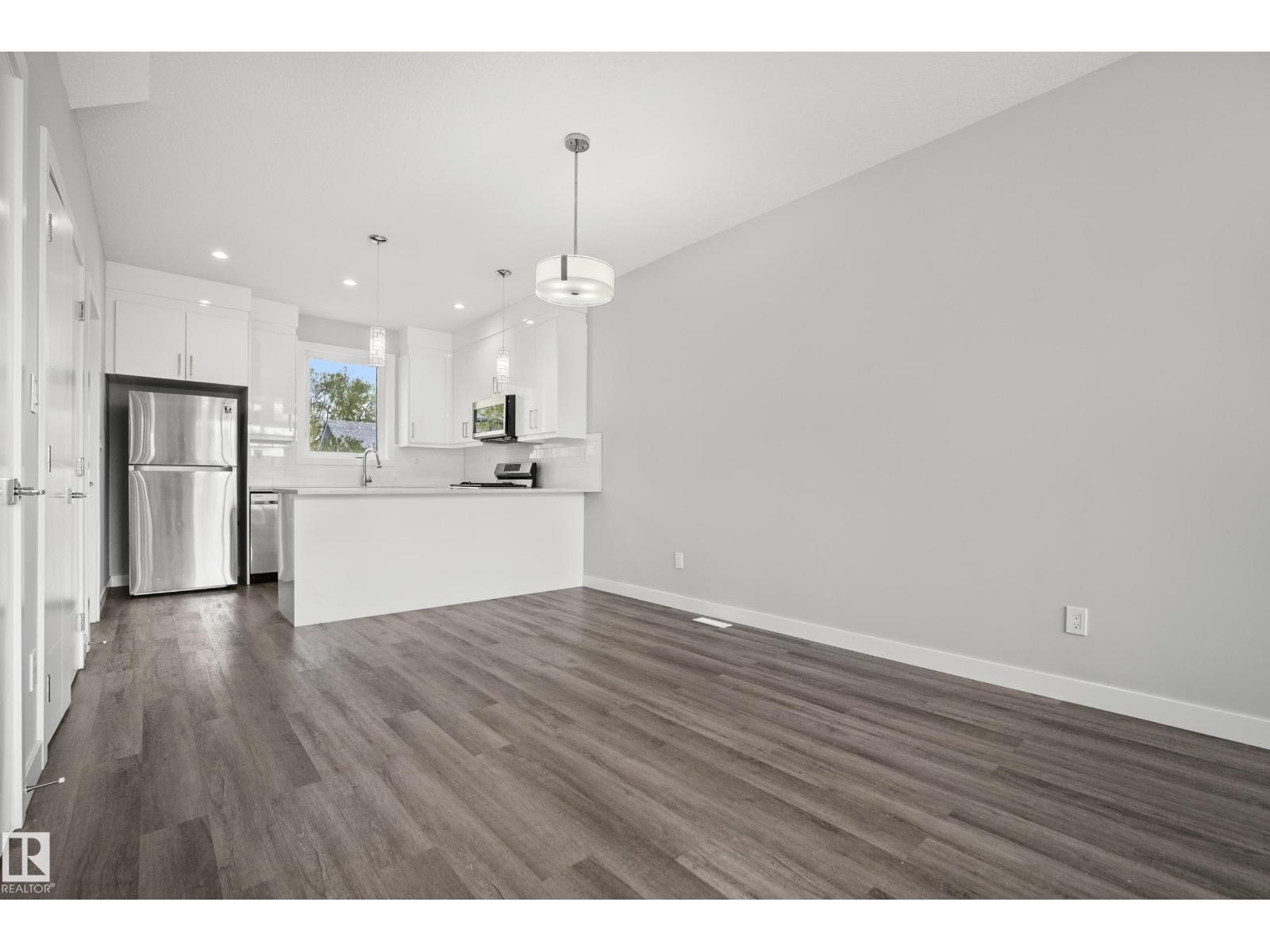 12104 120 AV NW, Edmonton