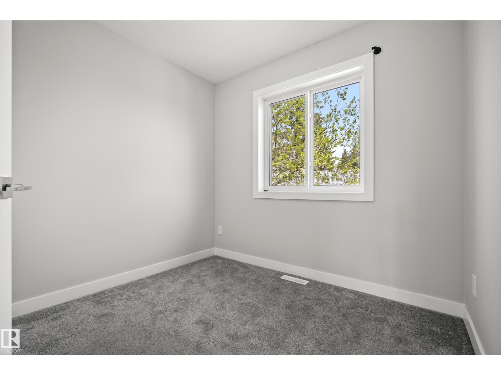 12104 120 AV NW - 20