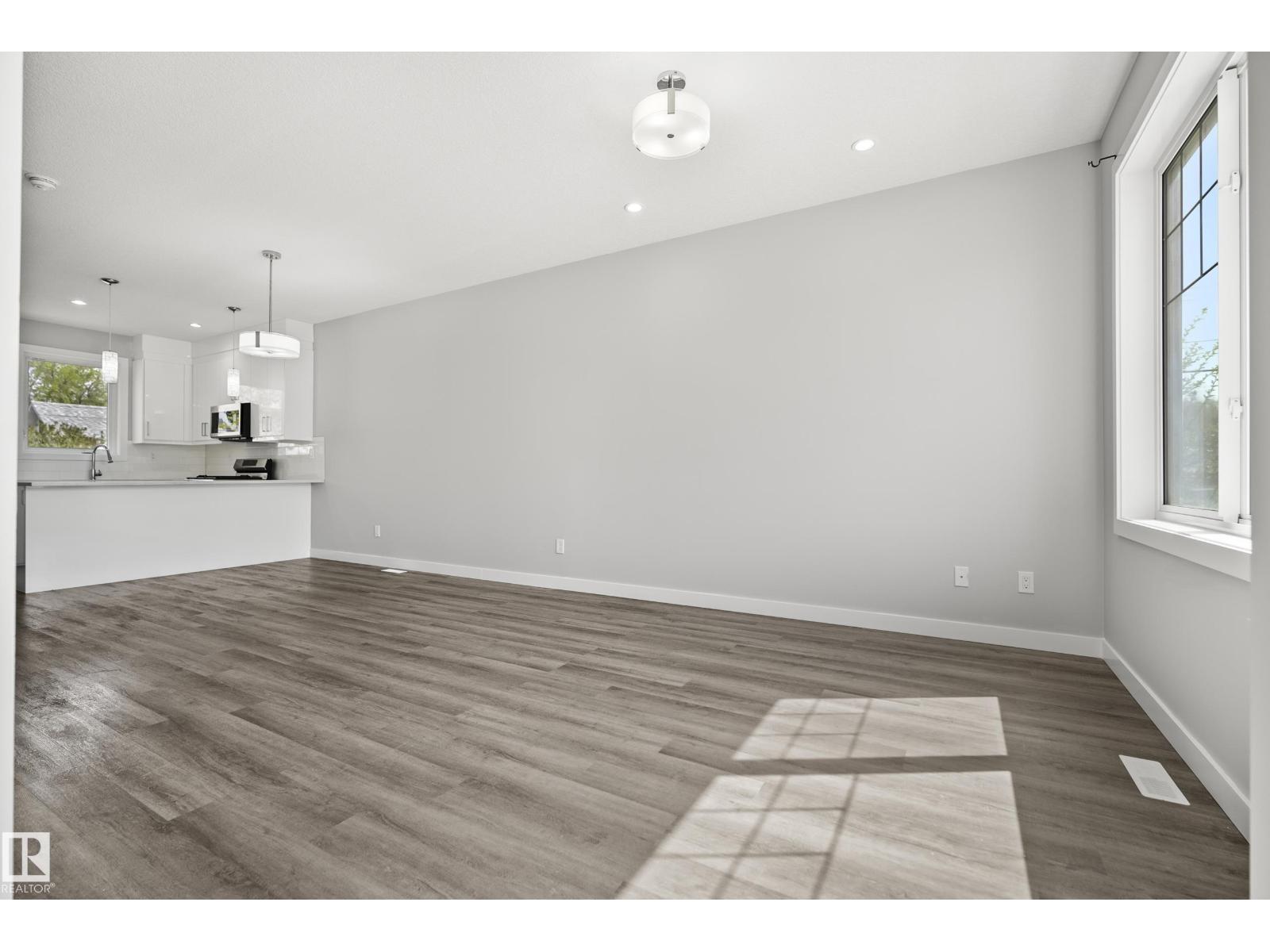 12104 120 AV NW, Edmonton