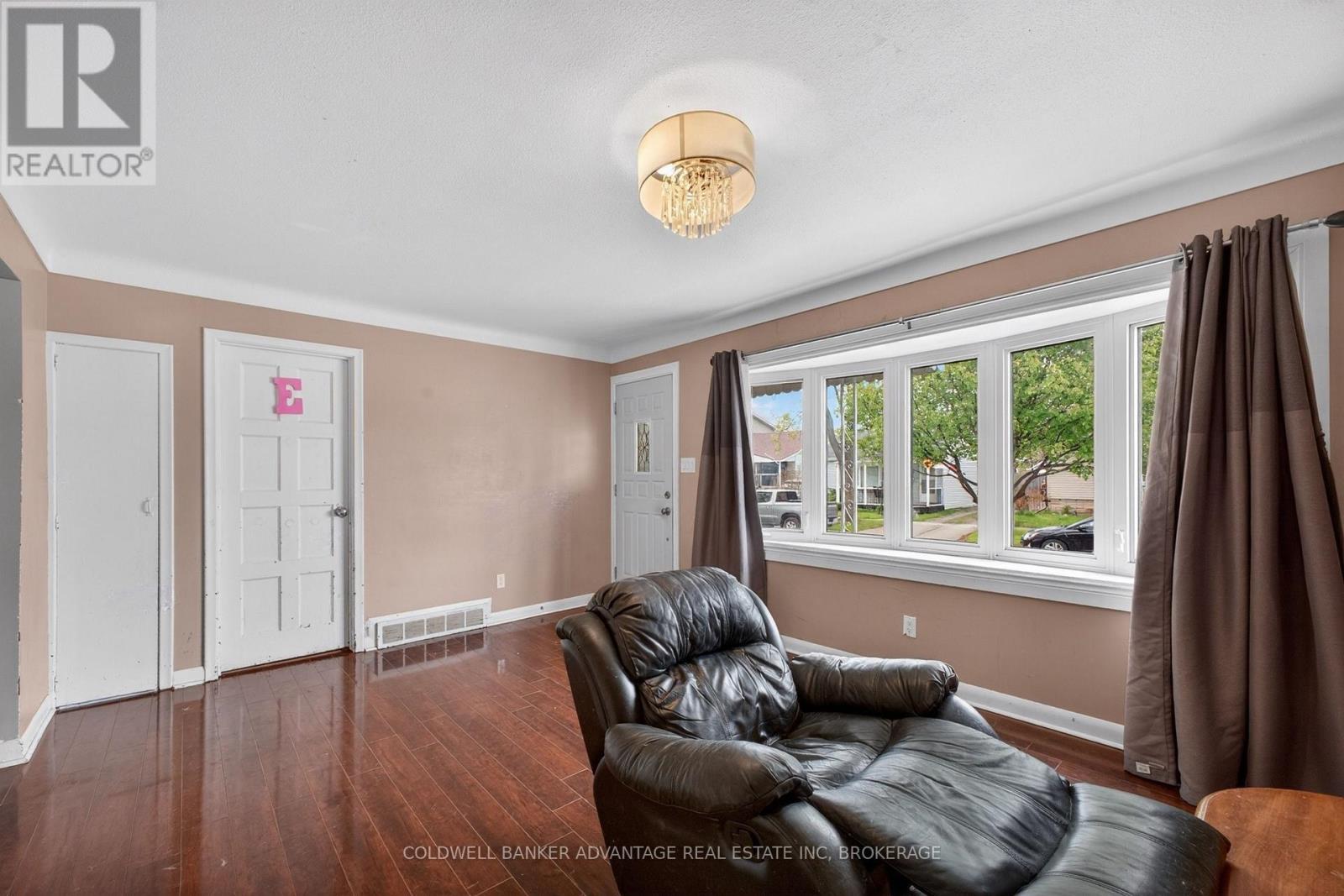 397 NAVY STREET - 9