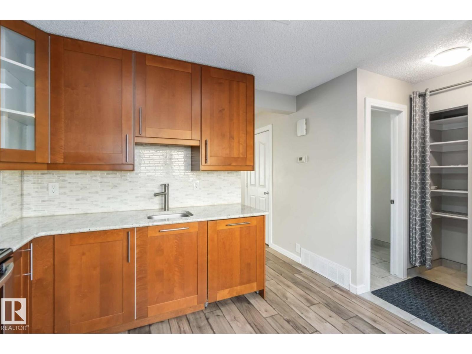 #8 14511 52 Street NW - 15