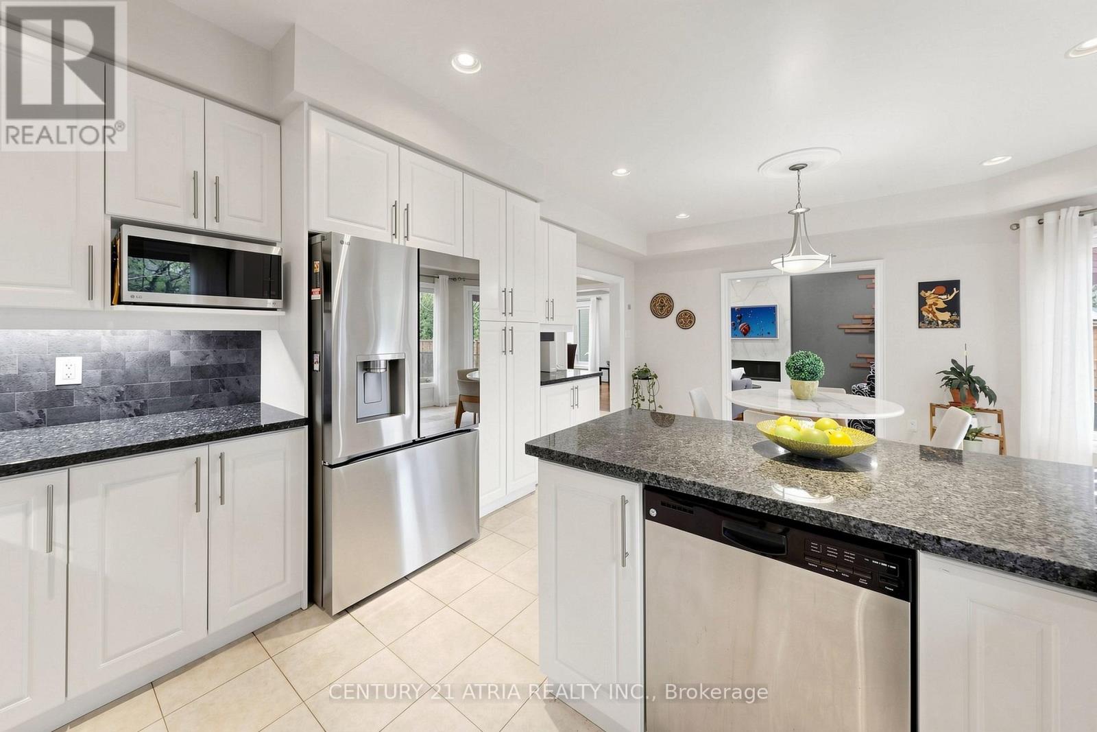 118 MAY AVENUE - 16