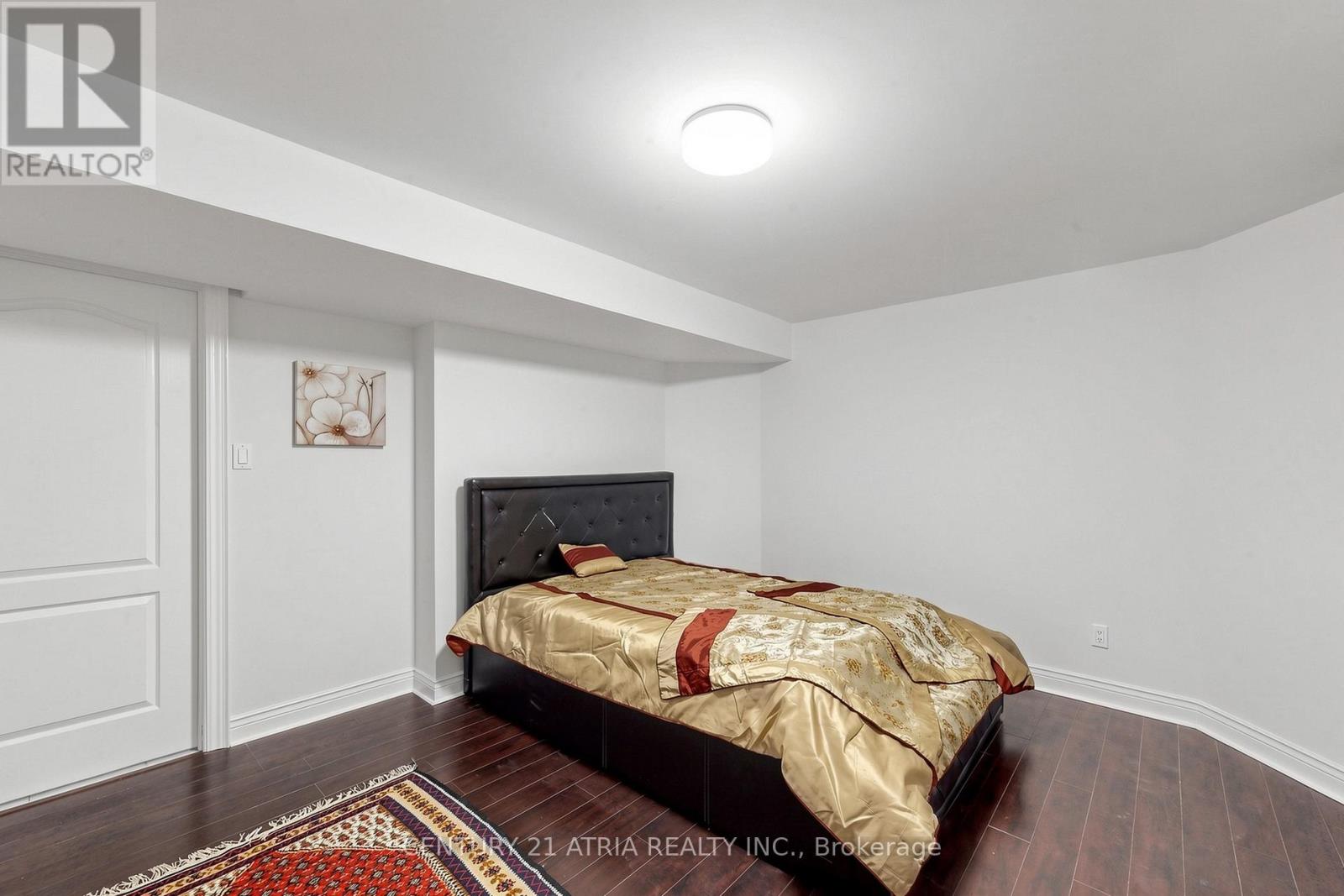 118 MAY AVENUE - 36