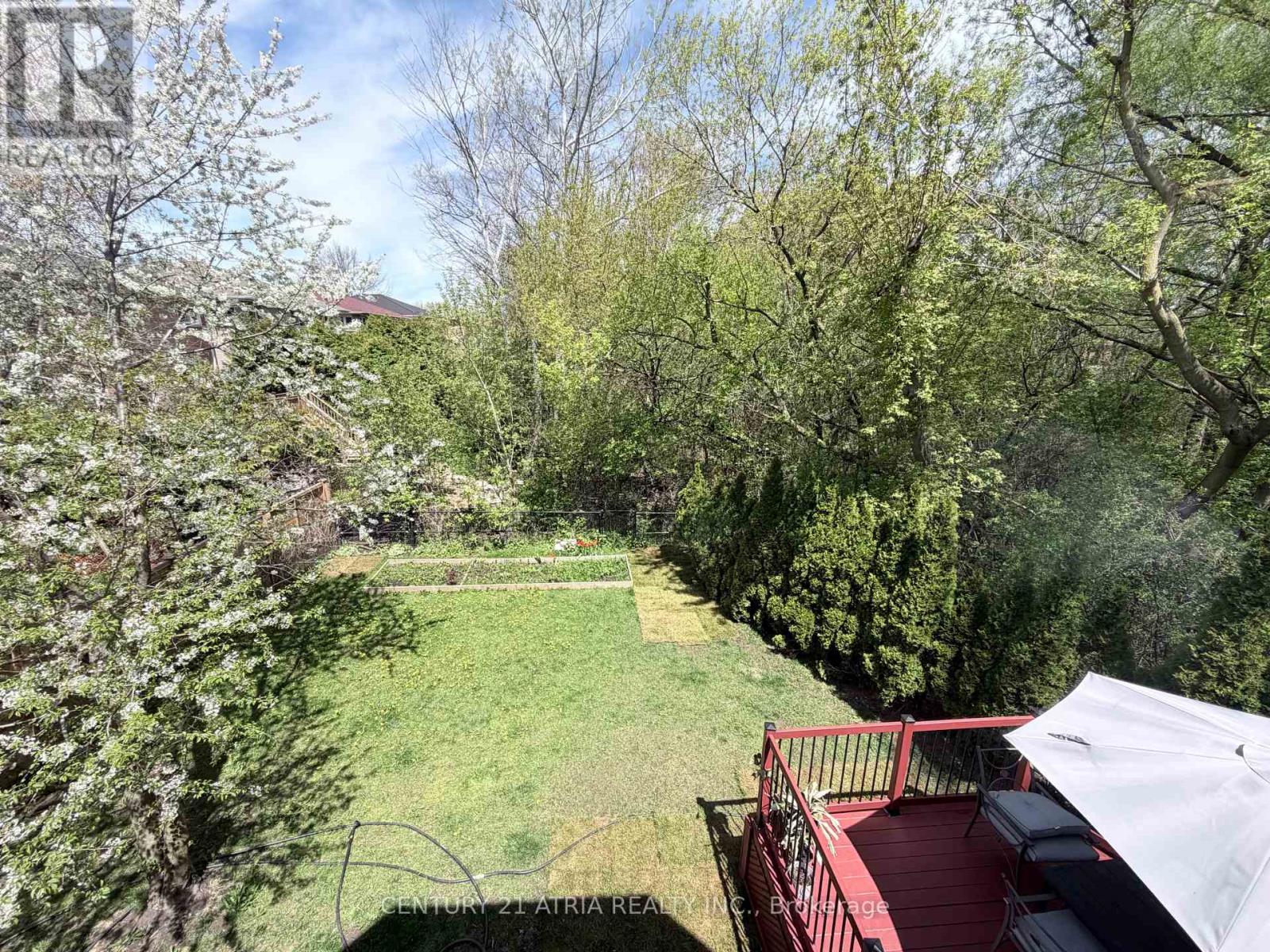 118 MAY AVENUE - 42