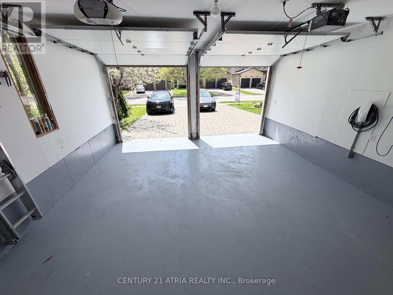 118 MAY AVENUE - 48
