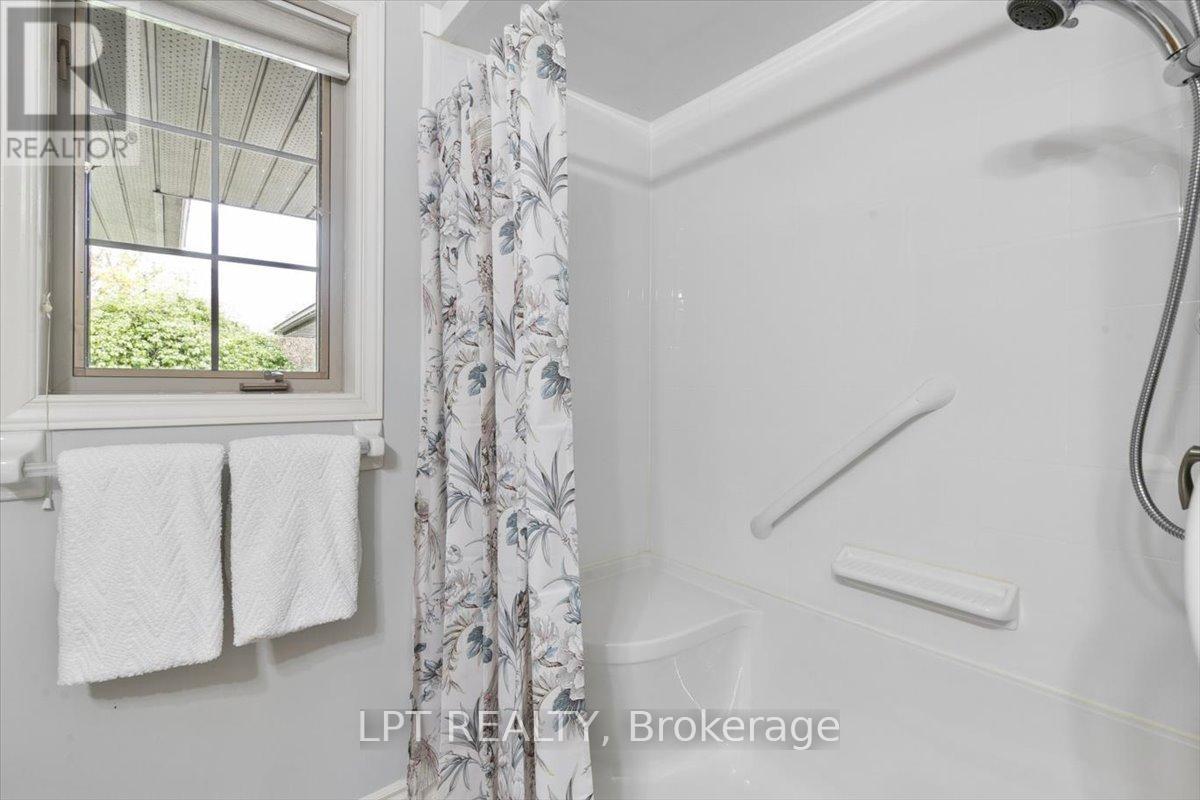 315 COLBORNE STREET - 23