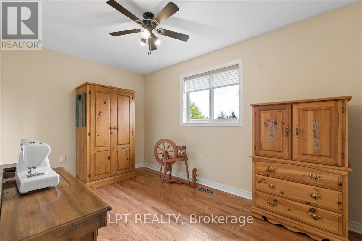 315 COLBORNE STREET - 26