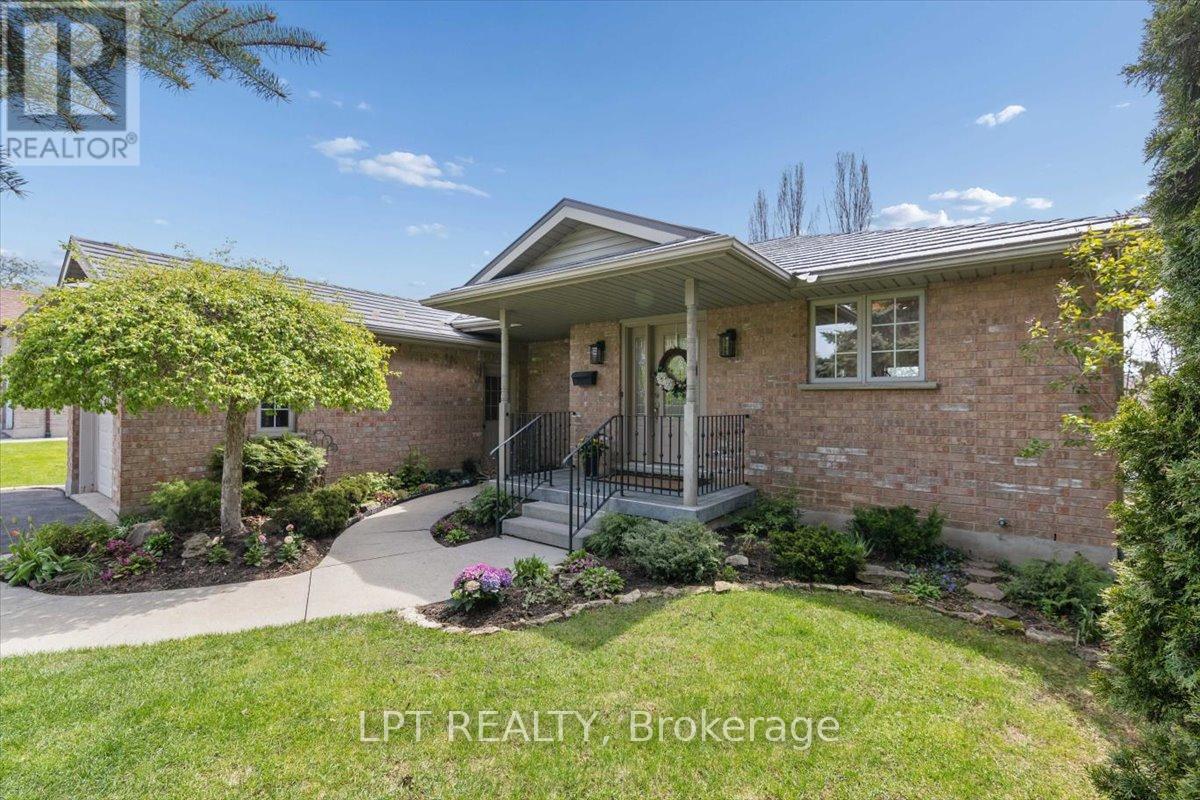 315 COLBORNE STREET - 6