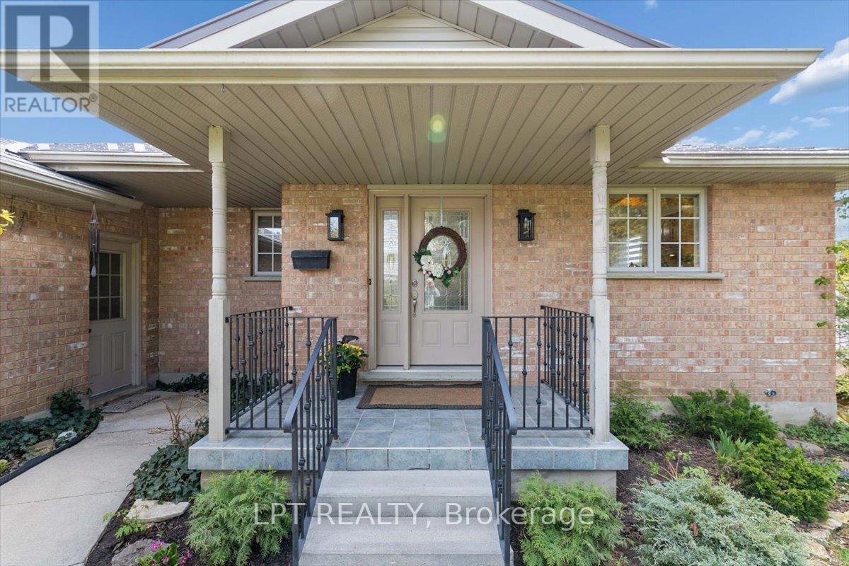 315 COLBORNE STREET - 7