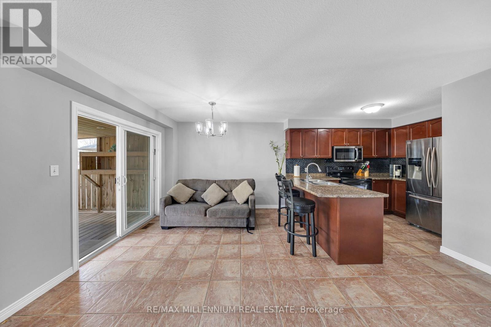 8 BATES AVENUE - 10
