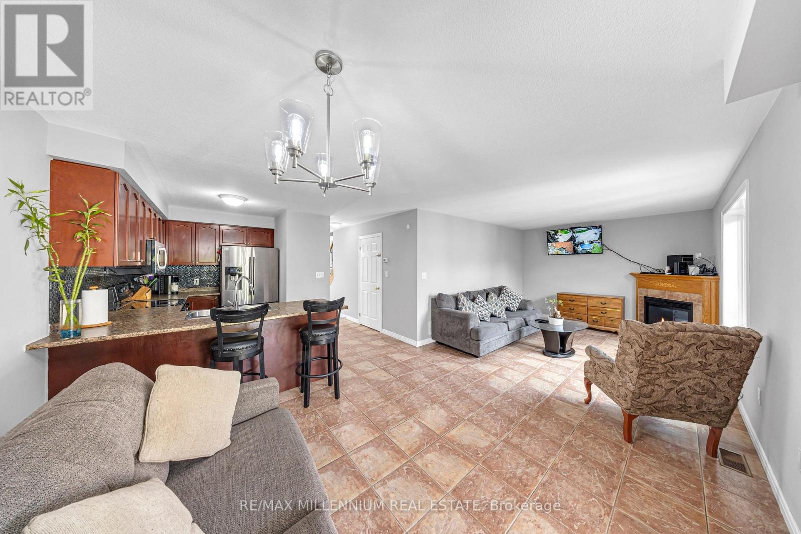 8 BATES AVENUE - 12