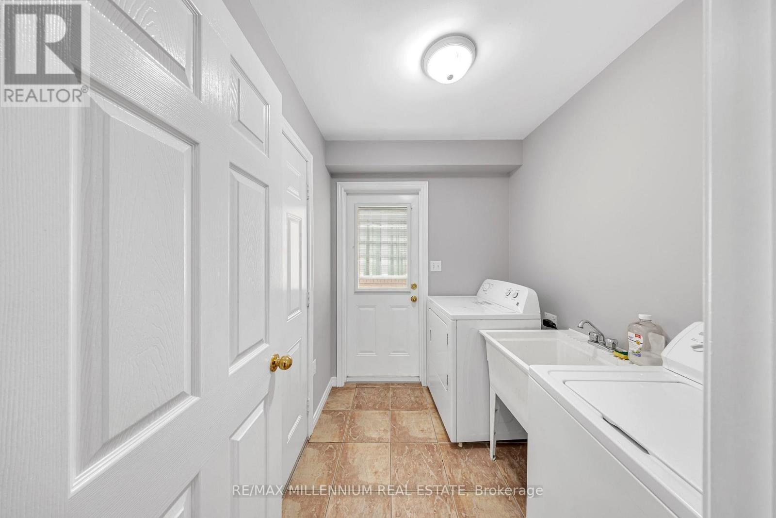 8 BATES AVENUE - 13