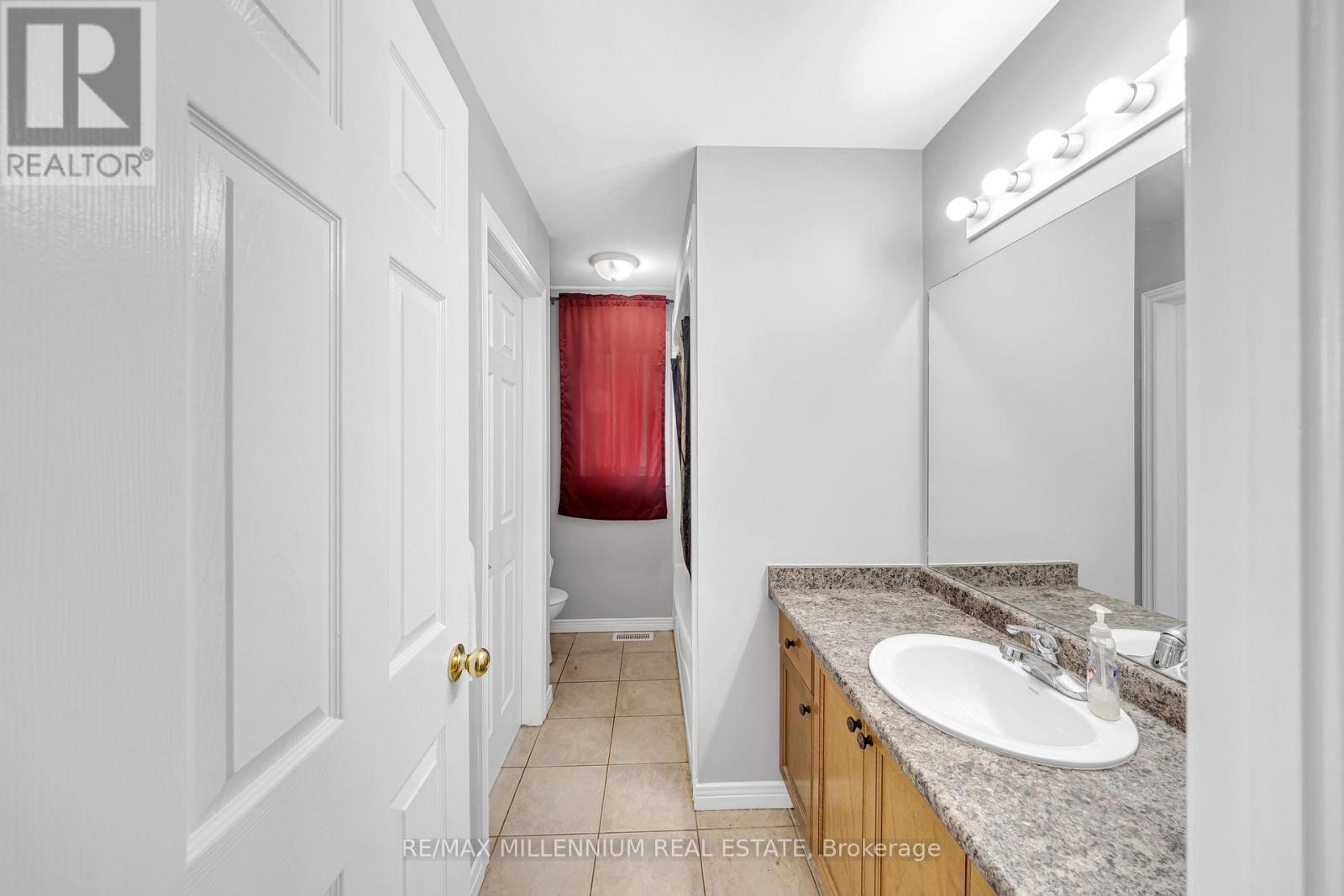 8 BATES AVENUE - 14