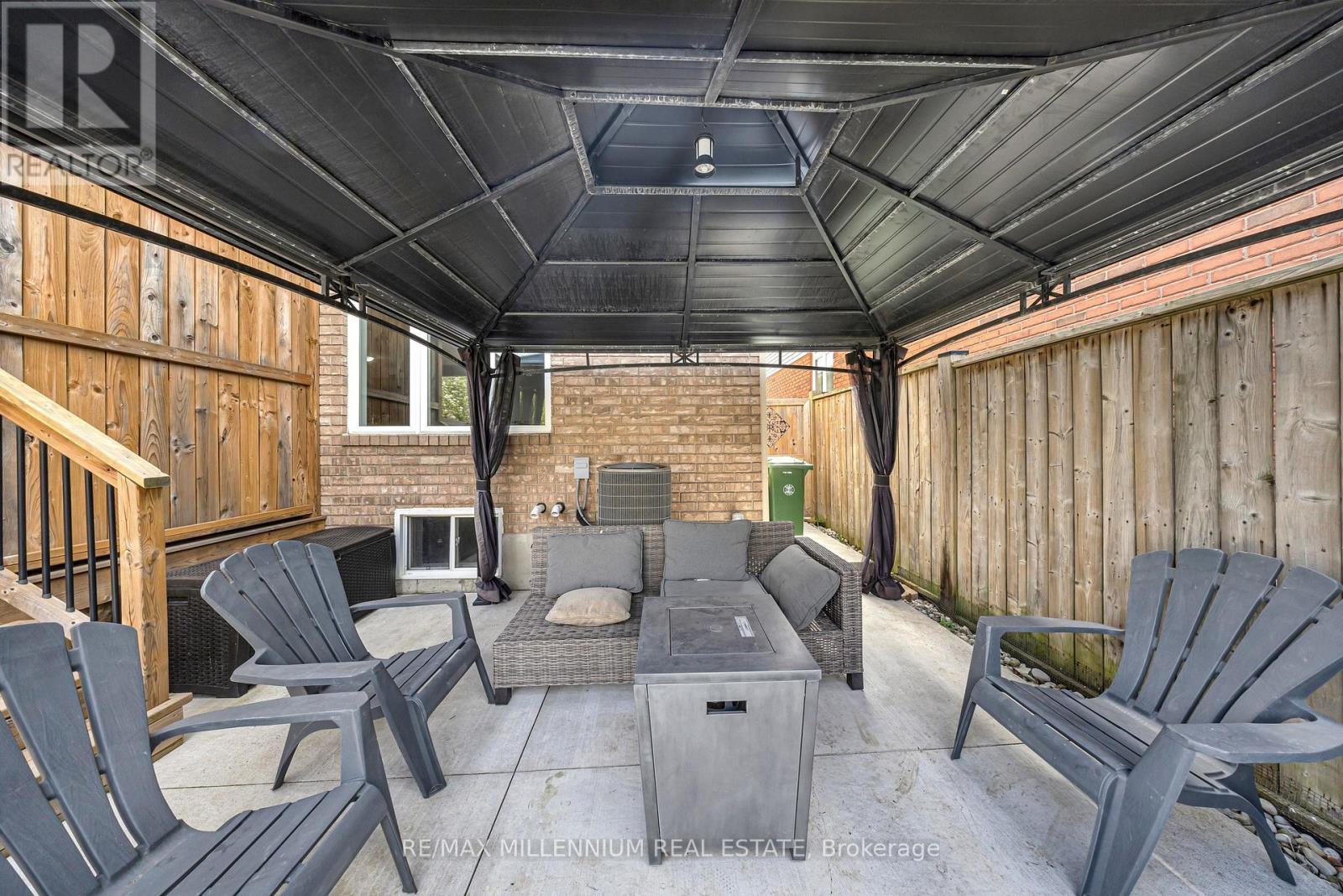 8 BATES AVENUE - 35