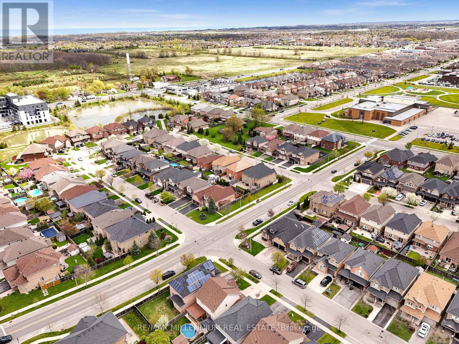 8 BATES AVENUE - 44
