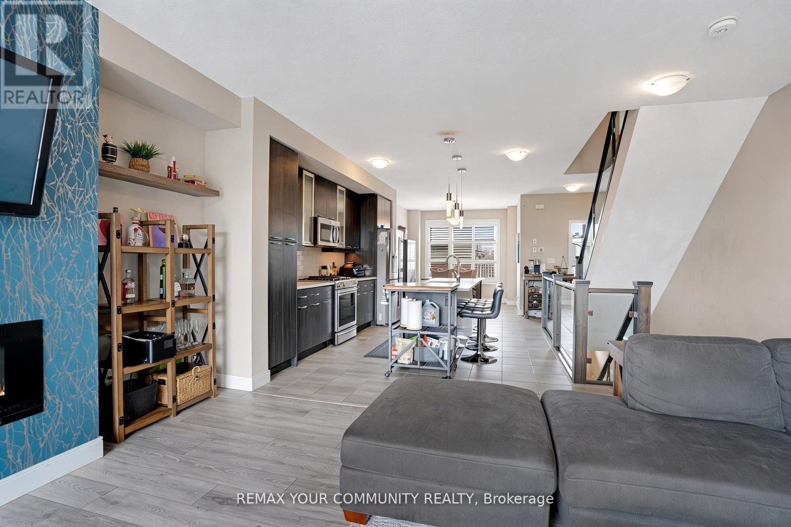 #63 60 ARKELL ROAD - 13