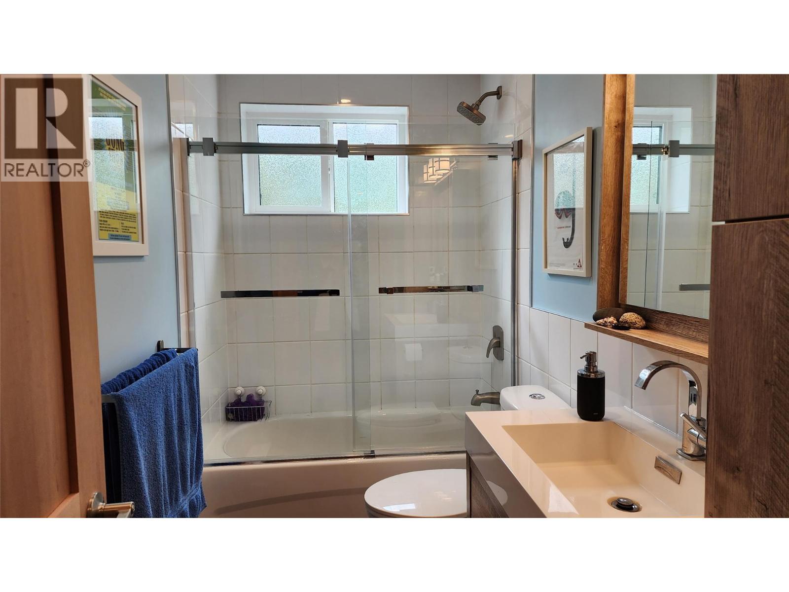1675 LeRoi Avenue, Rossland