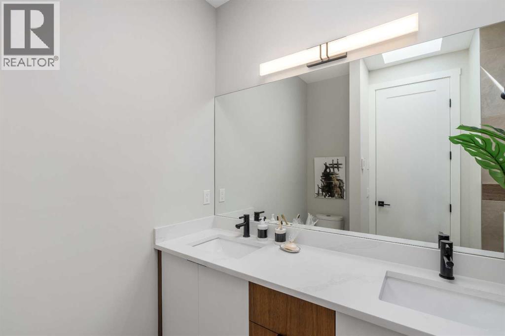 3218 14 Avenue SW - 26