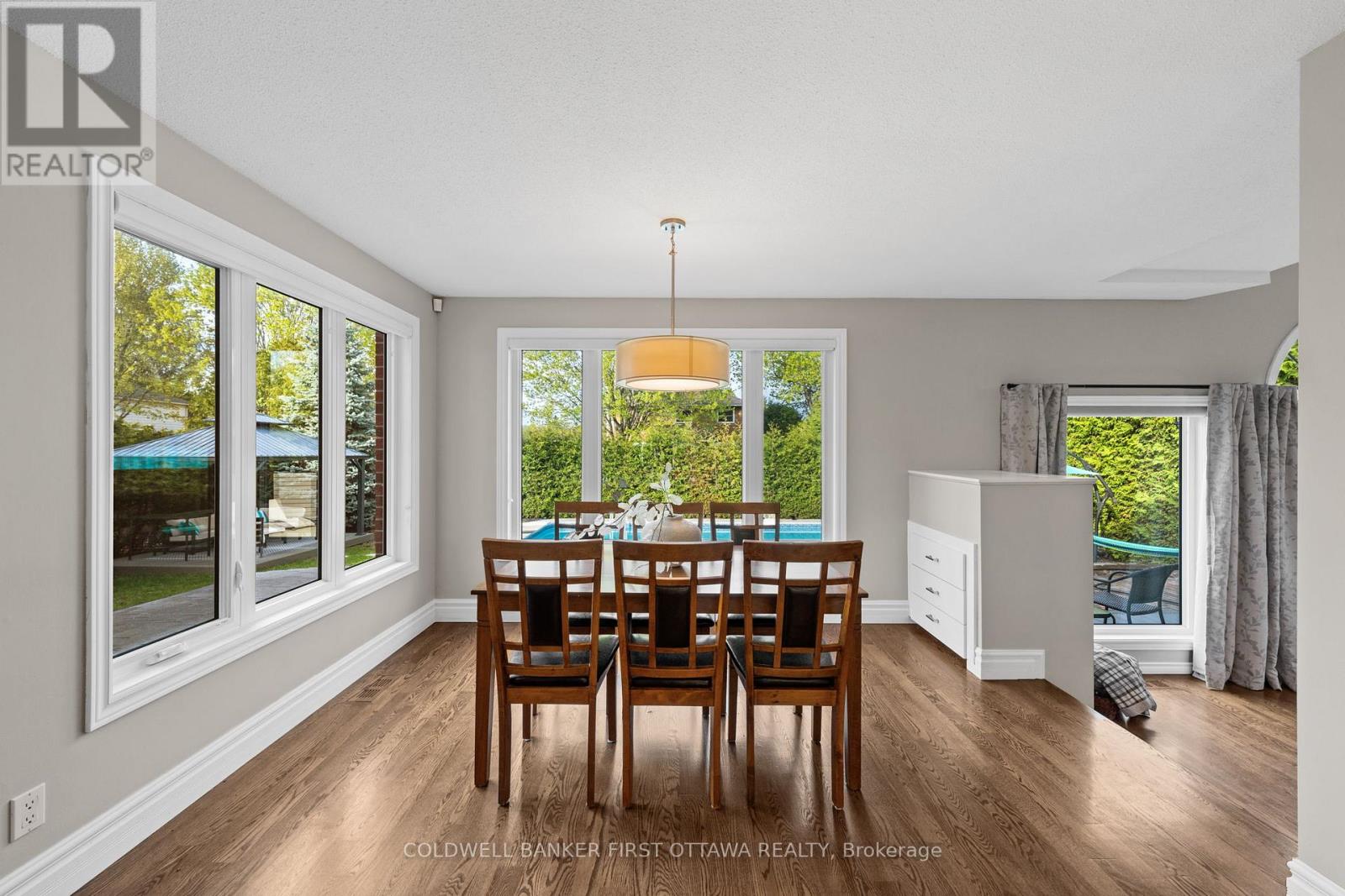 42 HAMPEL CRESCENT - 11