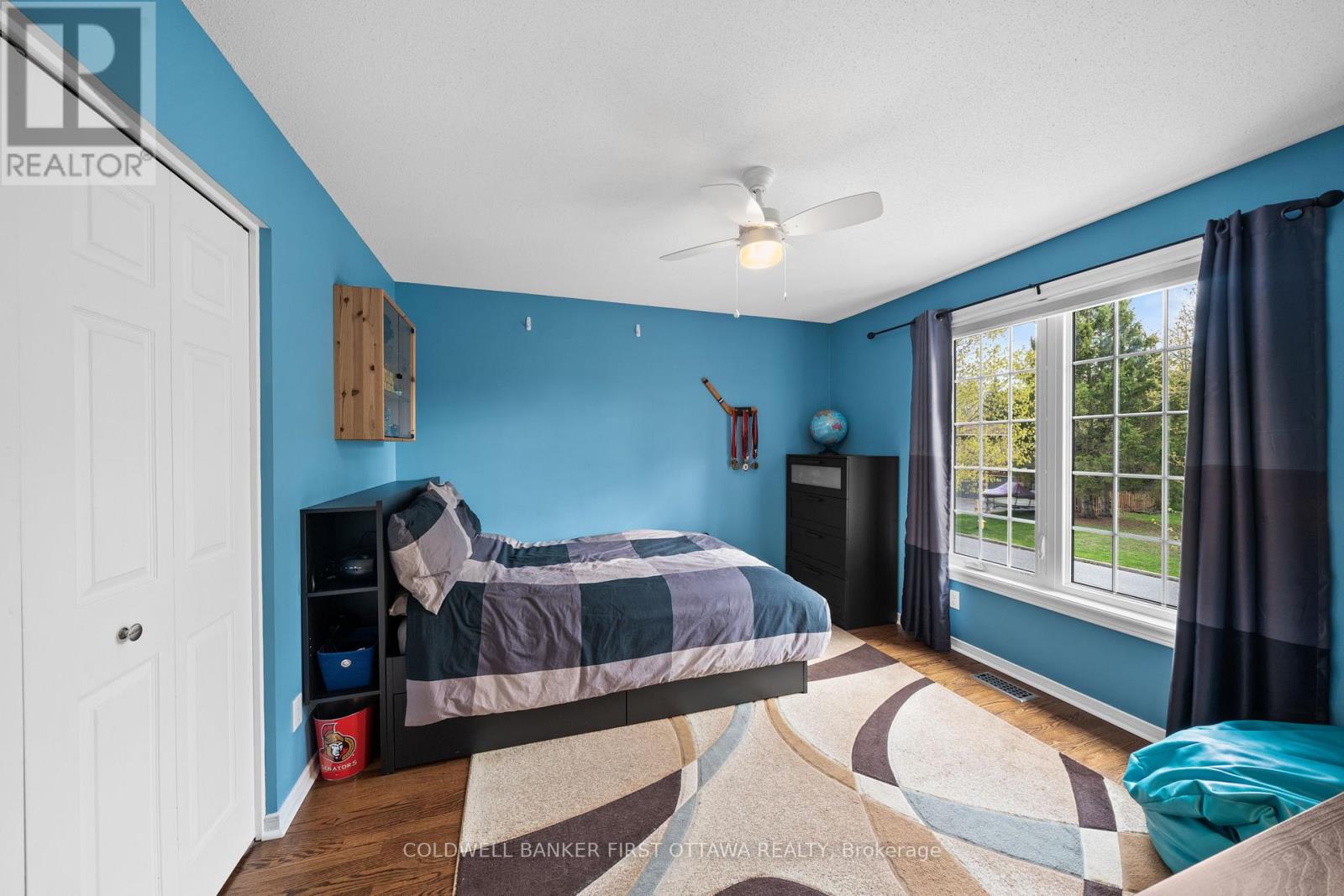 42 HAMPEL CRESCENT - 30