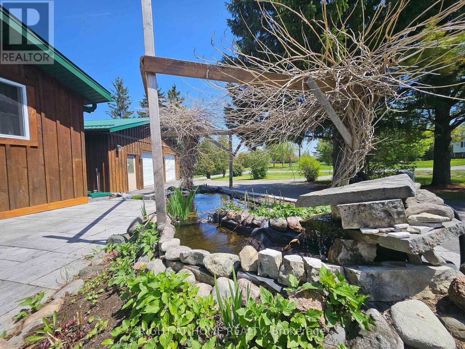 152 GRANDVIEW DRIVE - 8