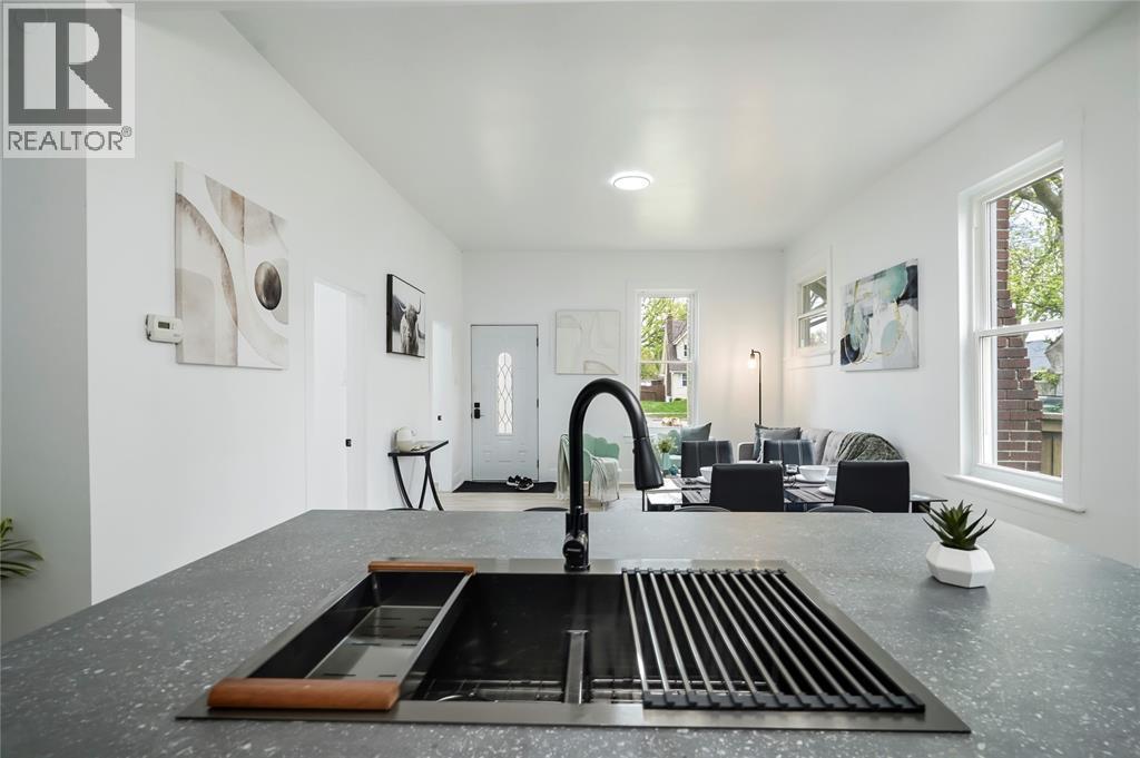 867 Devine STREET - 10