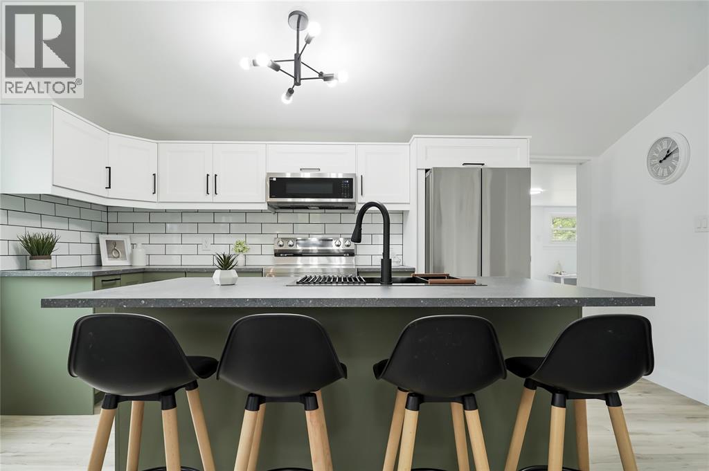 867 Devine STREET - 11