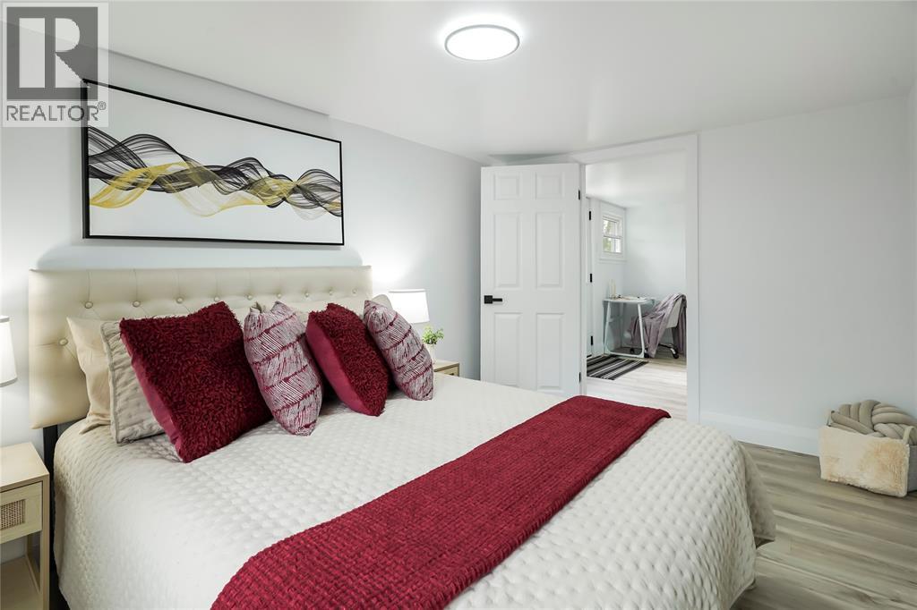 867 Devine STREET - 22